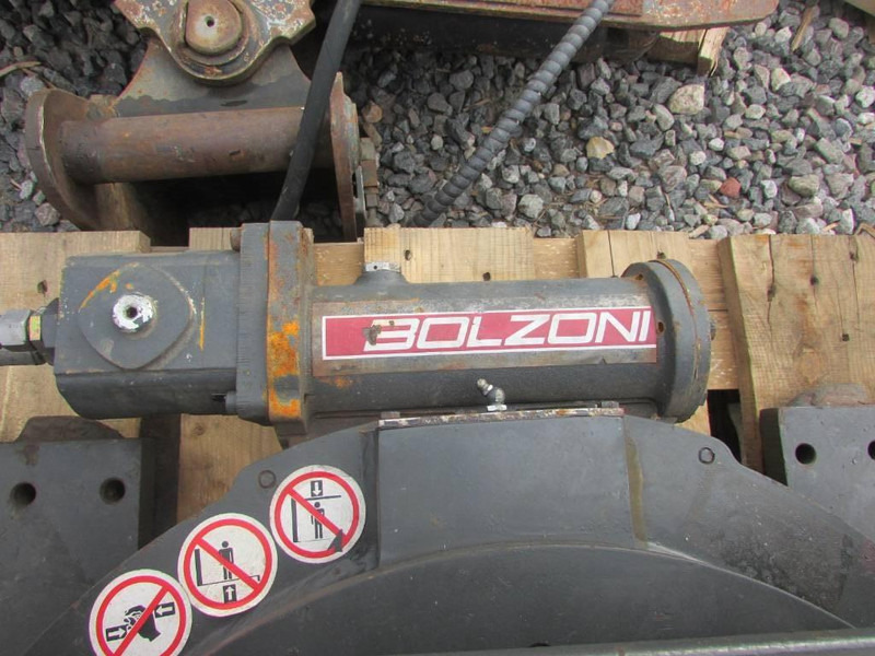 Bolzoni Fassgreifer drum clamp KG 06T2A SP - Clemă pentru Stivuitor: Foto 3 Bolzoni Fassgreifer drum clamp KG 06T2A SP - Clemă pentru Stivuitor: Foto 3
