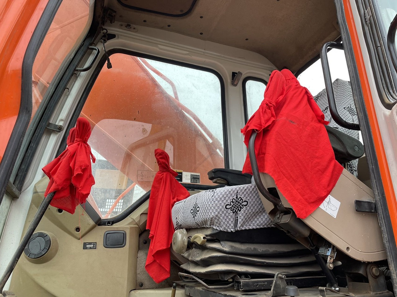 DOOSAN DH220 - Excavator pe şenile: Foto 5 DOOSAN DH220 - Excavator pe şenile: Foto 5