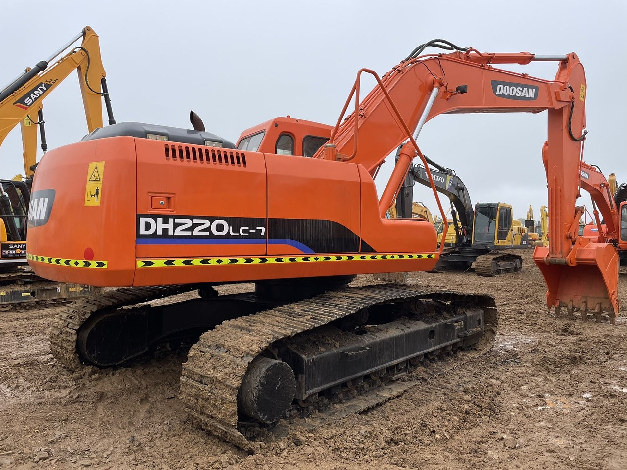 DOOSAN DH220 - Excavator pe şenile: Foto 2 DOOSAN DH220 - Excavator pe şenile: Foto 2