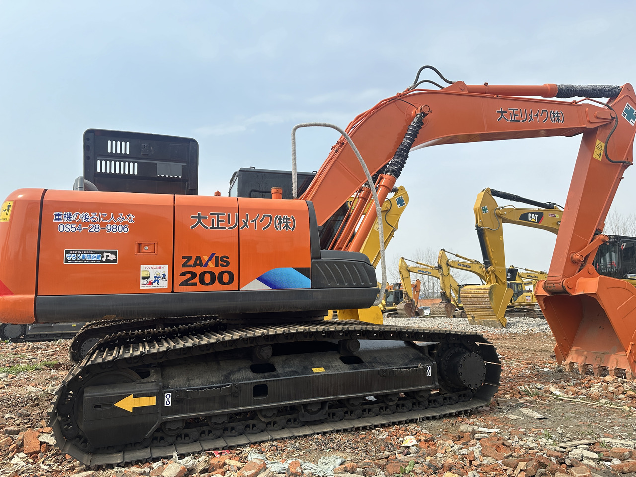 HITACHI ZX200-3 - Excavator pe şenile: Foto 1 HITACHI ZX200-3 - Excavator pe şenile: Foto 1