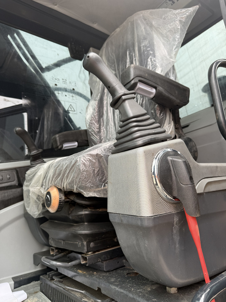 HYUNDAI HX220HD - Excavator pe şenile: Foto 3 HYUNDAI HX220HD - Excavator pe şenile: Foto 3