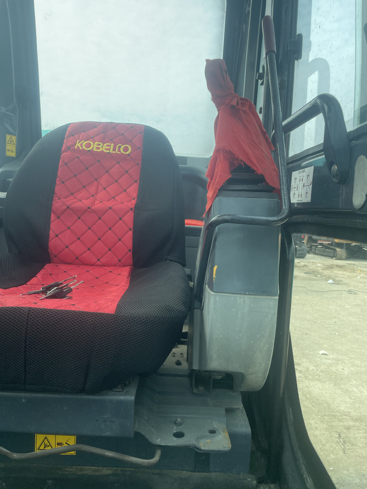 Excavator pe şenile Kobelco SK 75: Foto 8