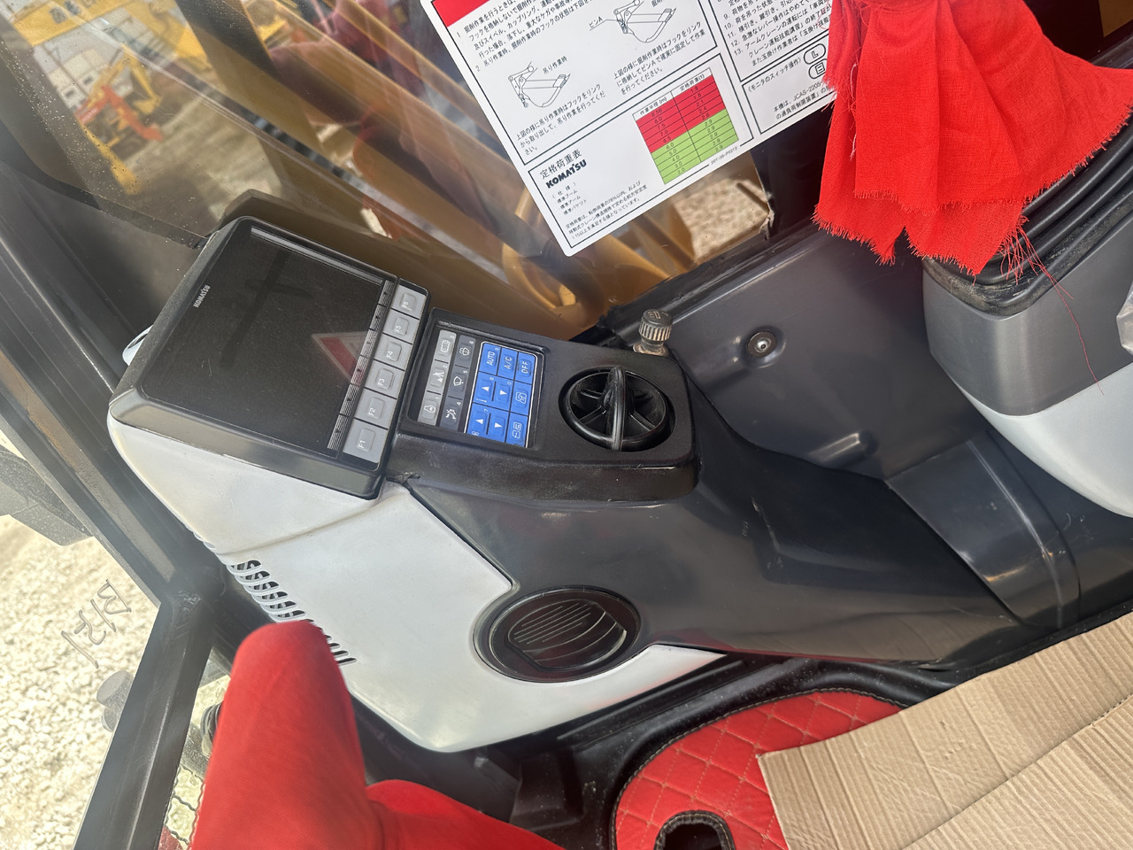 Excavator pe şenile Komatsu PC 240 LC-8: Foto 12