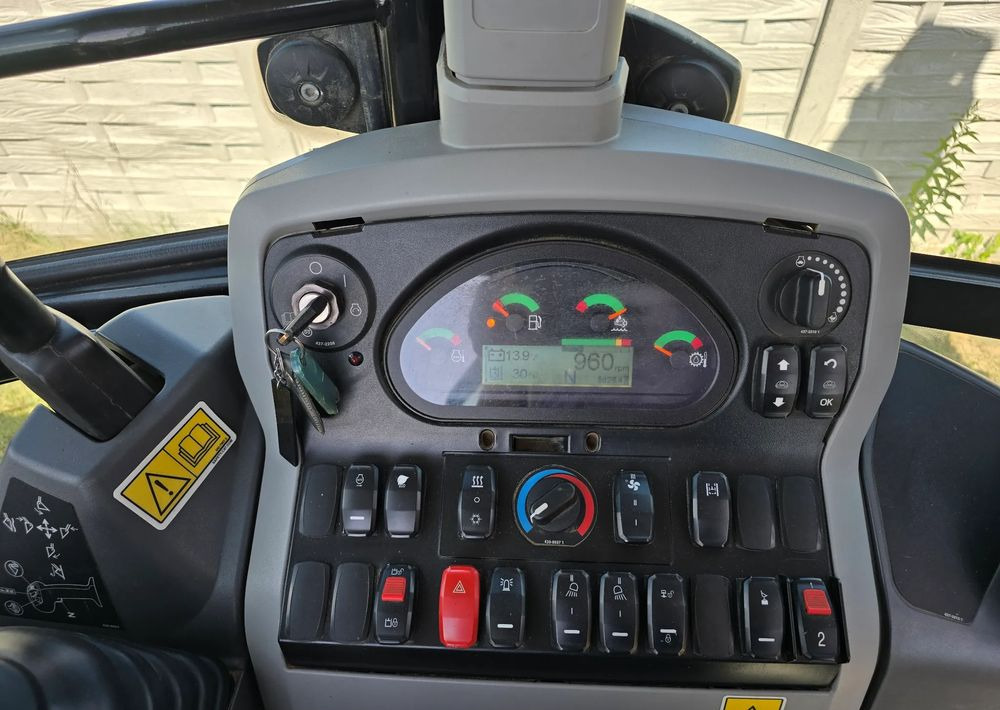 Caterpillar - Buldoexcavator: Foto 4 Caterpillar - Buldoexcavator: Foto 4