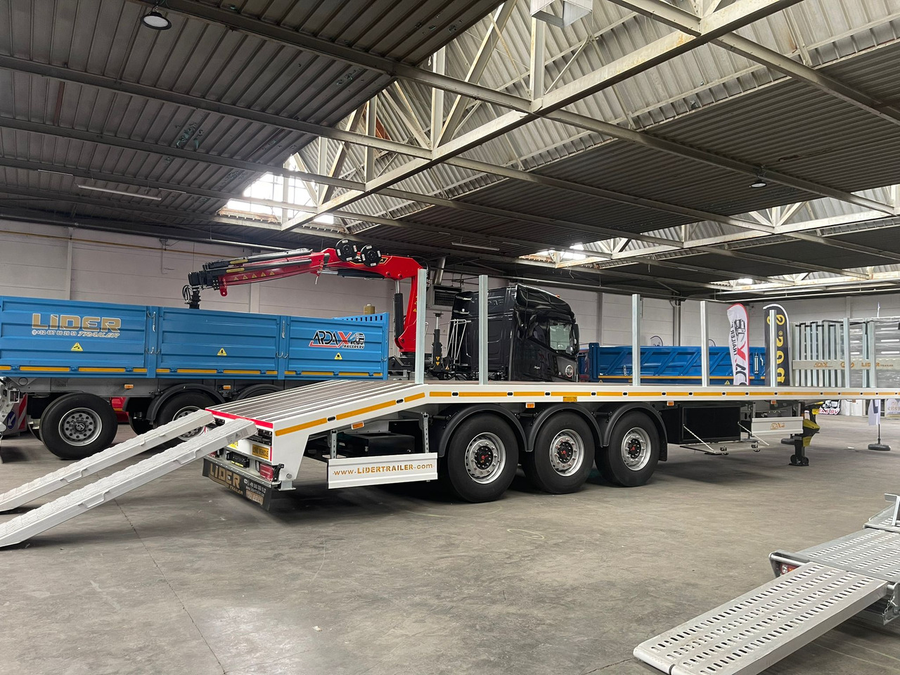 LIDER 3-assige platte oplegger - Semiremorcă platformă: Foto 3 LIDER 3-assige platte oplegger - Semiremorcă platformă: Foto 3