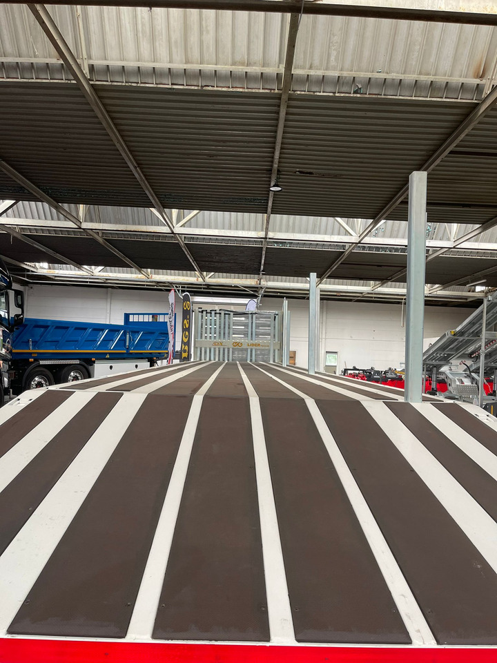 LIDER 3-assige platte oplegger - Semiremorcă platformă: Foto 1 LIDER 3-assige platte oplegger - Semiremorcă platformă: Foto 1