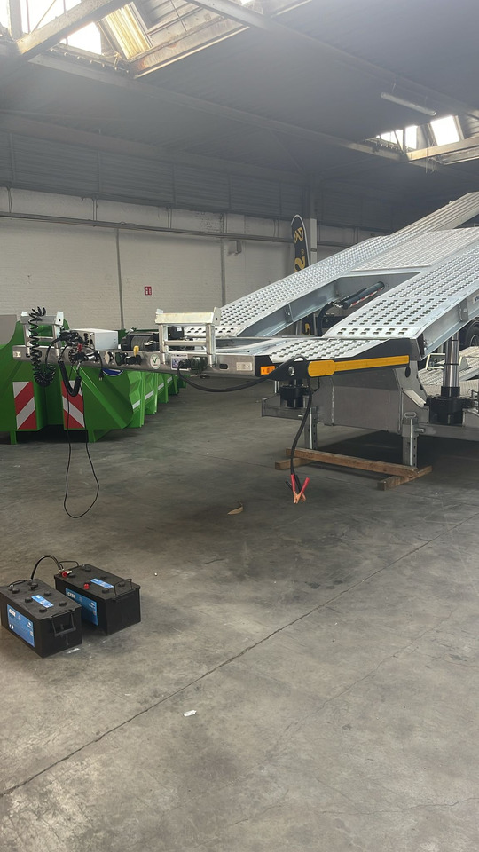 LIDER Autotransporter - Semiremorcă transport auto: Foto 1 LIDER Autotransporter - Semiremorcă transport auto: Foto 1