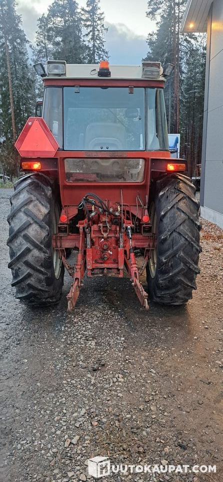International 585XL, 1985, Diesel, 6 147 h Traktori, Kruunupyy - Tractor agricol: Foto 3 International 585XL, 1985, Diesel, 6 147 h Traktori, Kruunupyy - Tractor agricol: Foto 3