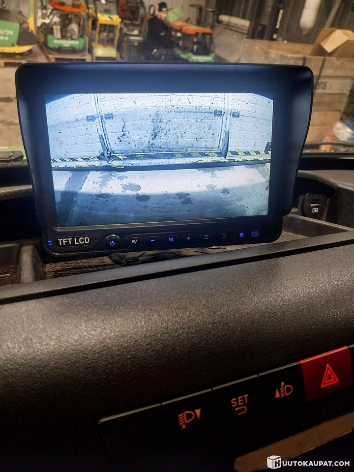 Autoutilitară cu platformă Iveco Daily + crane, Helsinki: Foto 18