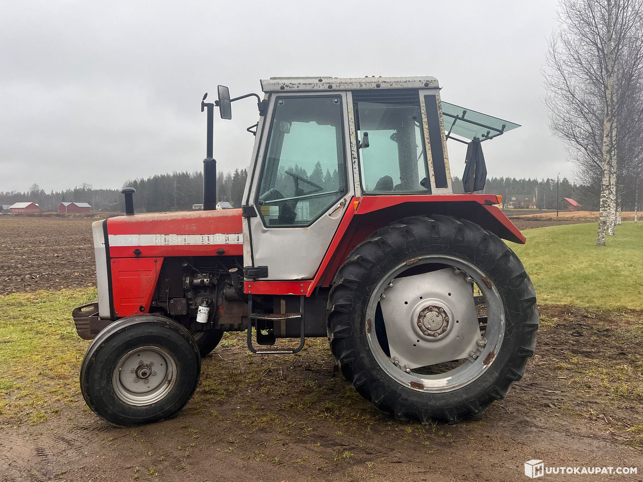 Massey Ferguson 675, tractor, 6,500 h, 1983, Hämeenlinna - Tractor agricol: Foto 4 Massey Ferguson 675, tractor, 6,500 h, 1983, Hämeenlinna - Tractor agricol: Foto 4