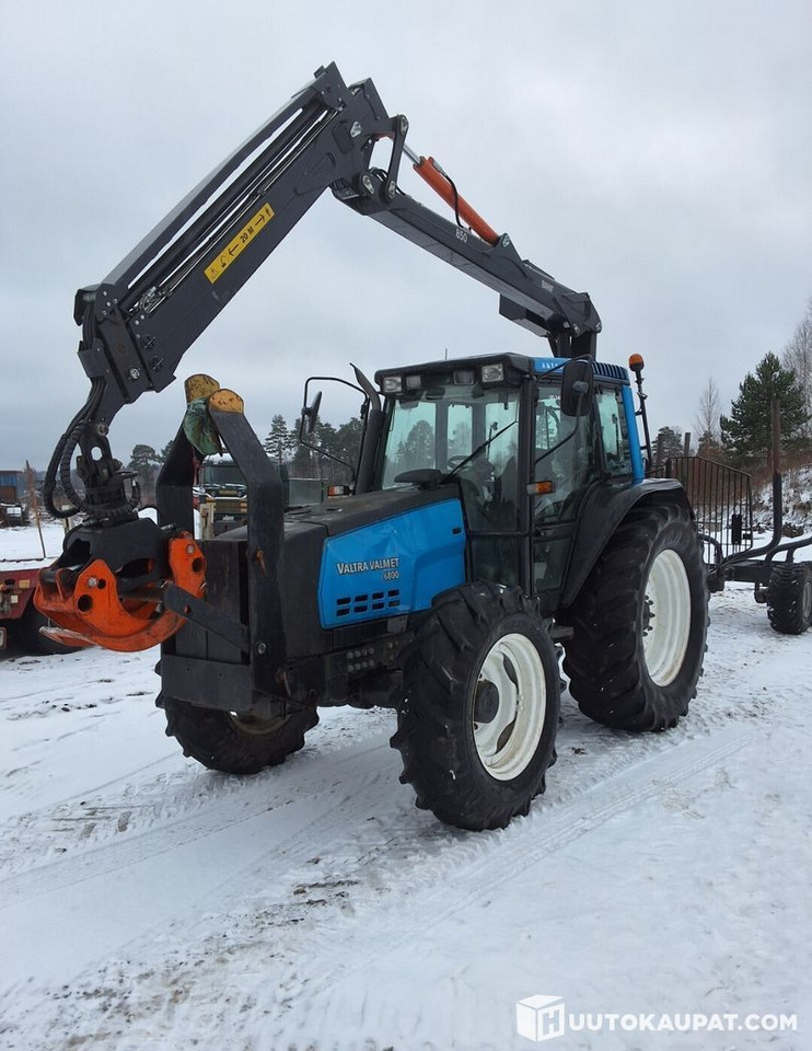 Tractor agricol Valmet 6800 + PMF 850 crane + trailer BMF 9T, Leppävirta: Foto 15 Tractor agricol Valmet 6800 + PMF 850 crane + trailer BMF 9T, Leppävirta: Foto 15