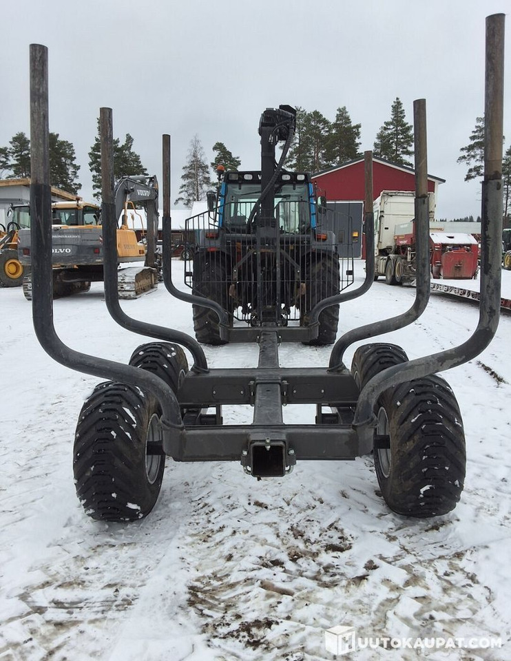 Tractor agricol Valmet 6800 + PMF 850 crane + trailer BMF 9T, Leppävirta: Foto 14 Tractor agricol Valmet 6800 + PMF 850 crane + trailer BMF 9T, Leppävirta: Foto 14