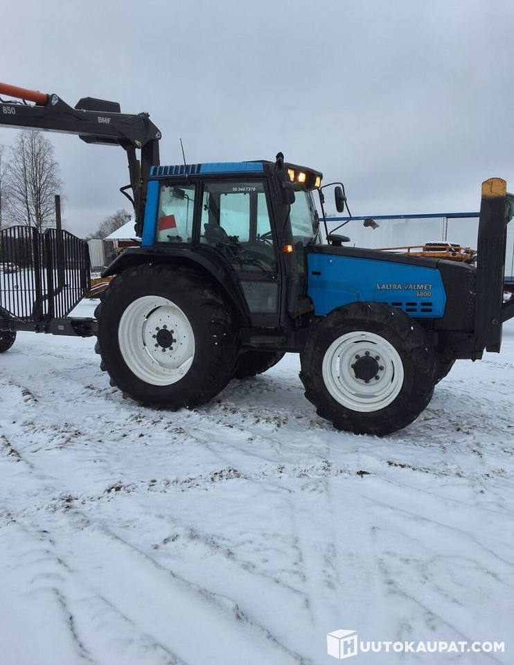 Tractor agricol Valmet 6800 + PMF 850 crane + trailer BMF 9T, Leppävirta: Foto 6 Tractor agricol Valmet 6800 + PMF 850 crane + trailer BMF 9T, Leppävirta: Foto 6