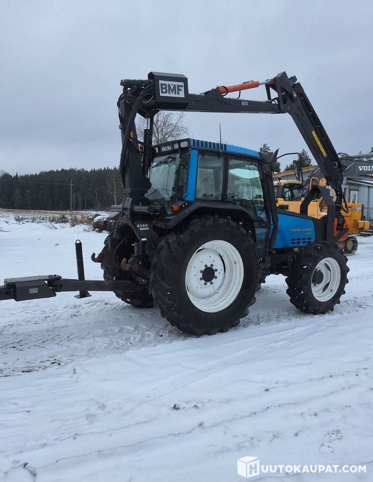 Tractor agricol Valmet 6800 + PMF 850 crane + trailer BMF 9T, Leppävirta: Foto 17 Tractor agricol Valmet 6800 + PMF 850 crane + trailer BMF 9T, Leppävirta: Foto 17