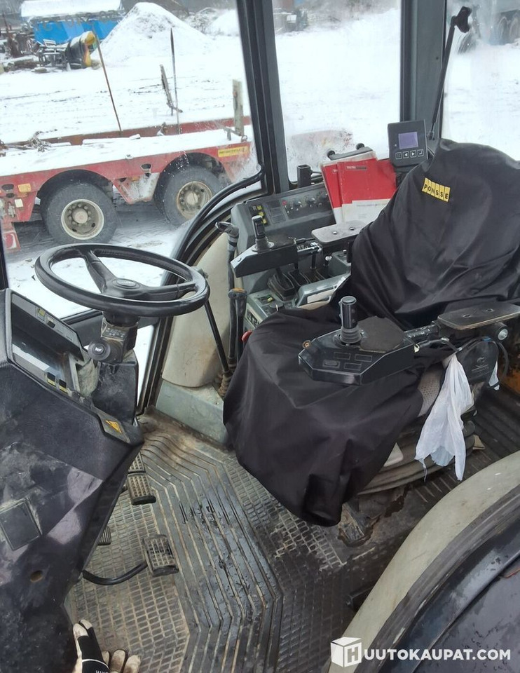 Tractor agricol Valmet 6800 + PMF 850 crane + trailer BMF 9T, Leppävirta: Foto 11 Tractor agricol Valmet 6800 + PMF 850 crane + trailer BMF 9T, Leppävirta: Foto 11