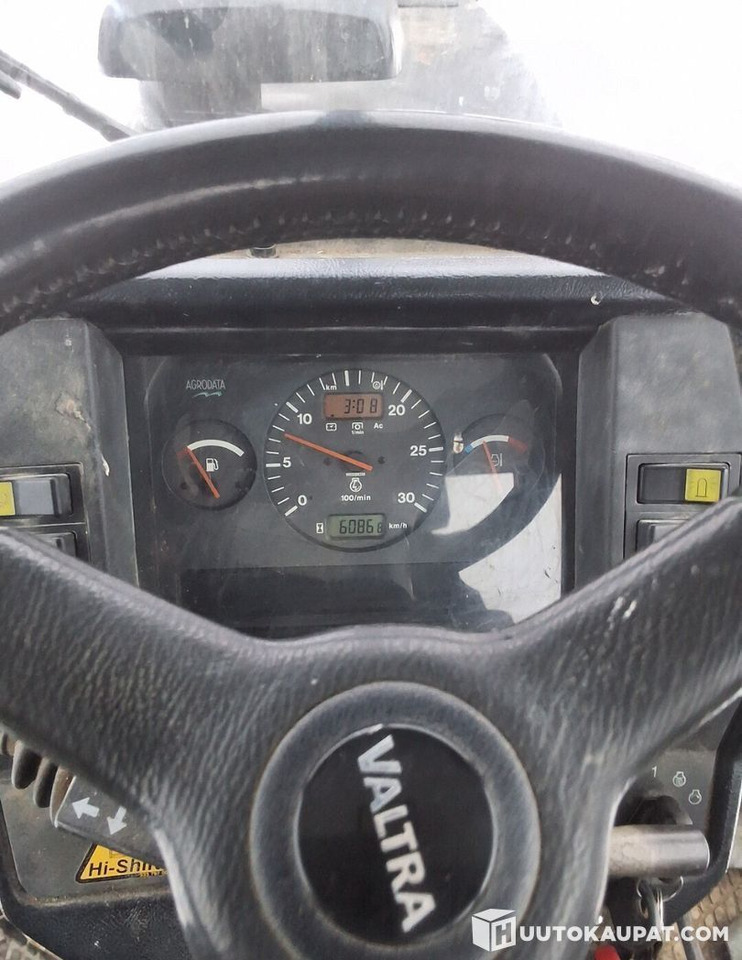 Tractor agricol Valmet 6800 + PMF 850 crane + trailer BMF 9T, Leppävirta: Foto 10 Tractor agricol Valmet 6800 + PMF 850 crane + trailer BMF 9T, Leppävirta: Foto 10