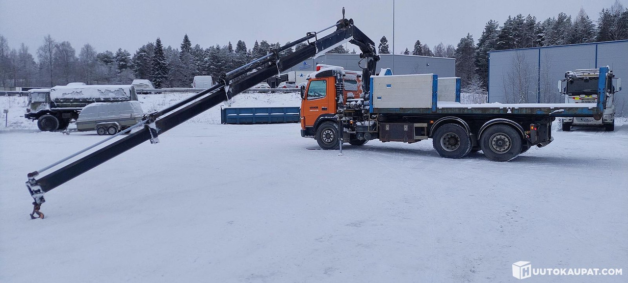 Volvo FM7, 1999, Kajaani - Camion platformă, Camion cu macara: Foto 1 Volvo FM7, 1999, Kajaani - Camion platformă, Camion cu macara: Foto 1