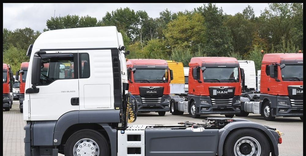 MAN TGS 18.420 2019 NAUKA JAZDY POLIFT ELKA AUTOMAT 4x2 STANDARD 315/70r22.5 SUPER STAN TGX 470 460 420 430 500 510 400 360 410 - Cap tractor: Foto 1 MAN TGS 18.420 2019 NAUKA JAZDY POLIFT ELKA AUTOMAT 4x2 STANDARD 315/70r22.5 SUPER STAN TGX 470 460 420 430 500 510 400 360 410 - Cap tractor: Foto 1