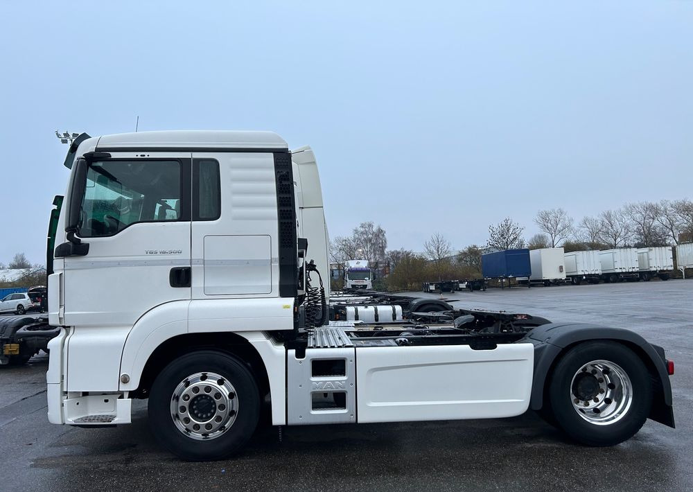 MAN TGS 18.500 TOP1 NAUKA JAZDY POLIFT ELKA AUTOMAT 4x2 STANDARD 315/70r22.5 SUPER STAN TGX 470 460 420 430 500 510 400 360 410 - Cap tractor: Foto 3 MAN TGS 18.500 TOP1 NAUKA JAZDY POLIFT ELKA AUTOMAT 4x2 STANDARD 315/70r22.5 SUPER STAN TGX 470 460 420 430 500 510 400 360 410 - Cap tractor: Foto 3