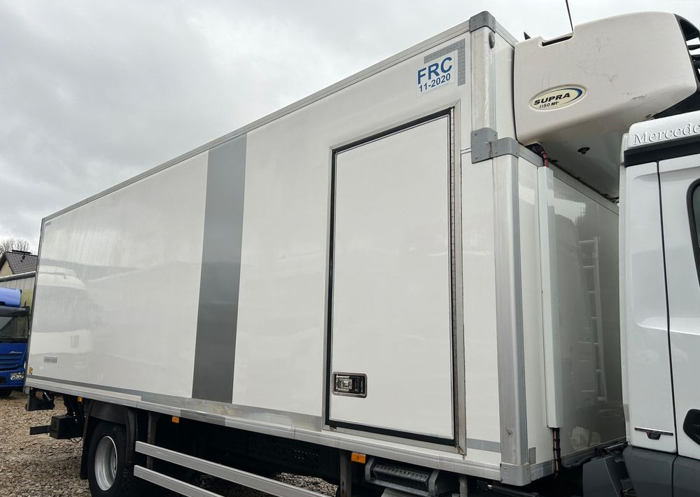 Mercedes-Benz Antos 1824 CARRIER SUPRA 1150 DRZWI + winda i drzwi boczne / 7.7m / z Holandii / KLIMA LEKKI / Axor man Tgm T1000-R THERMO King - Camion frigider: Foto 3 Mercedes-Benz Antos 1824 CARRIER SUPRA 1150 DRZWI + winda i drzwi boczne / 7.7m / z Holandii / KLIMA LEKKI / Axor man Tgm T1000-R THERMO King - Camion frigider: Foto 3