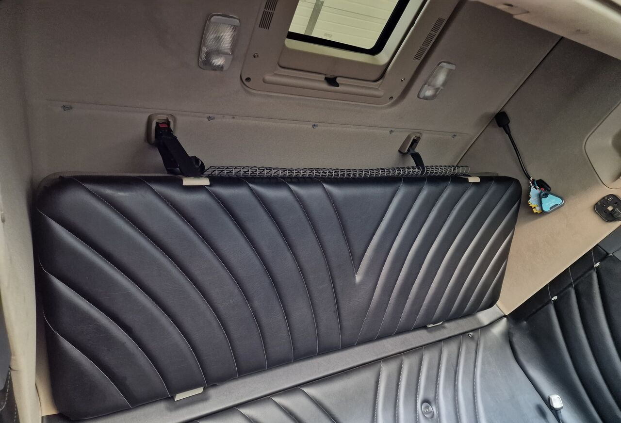 Scania SCANIA R truck - Cabină și interior pentru Camion: Foto 2 Scania SCANIA R truck - Cabină și interior pentru Camion: Foto 2