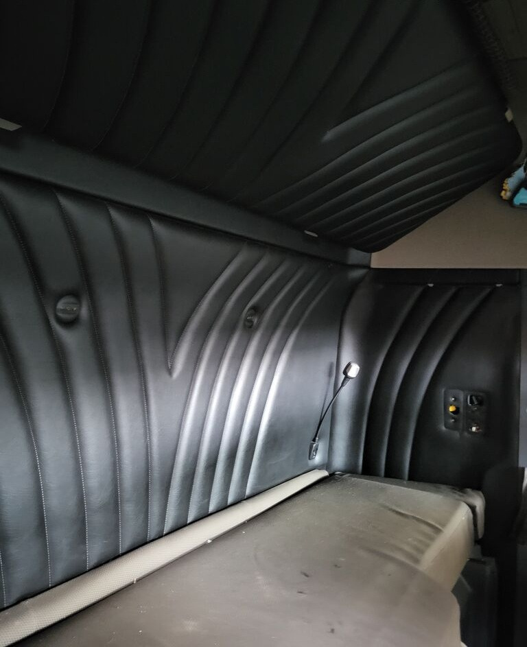 Scania SCANIA R truck - Cabină și interior pentru Camion: Foto 1 Scania SCANIA R truck - Cabină și interior pentru Camion: Foto 1