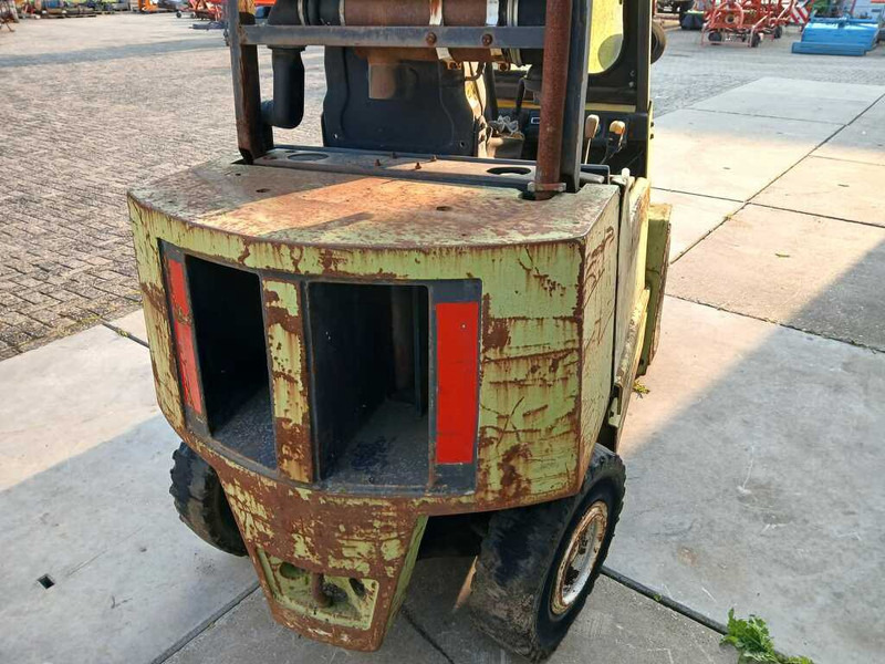 Clark DPS 25 - Stivuitor diesel: Foto 5 Clark DPS 25 - Stivuitor diesel: Foto 5