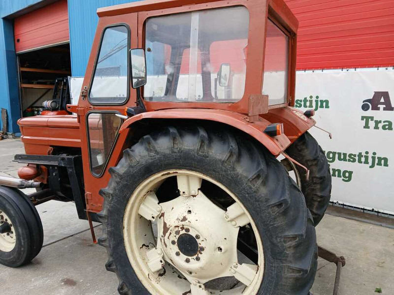 Fiat 640/8 - Tractor agricol: Foto 2 Fiat 640/8 - Tractor agricol: Foto 2