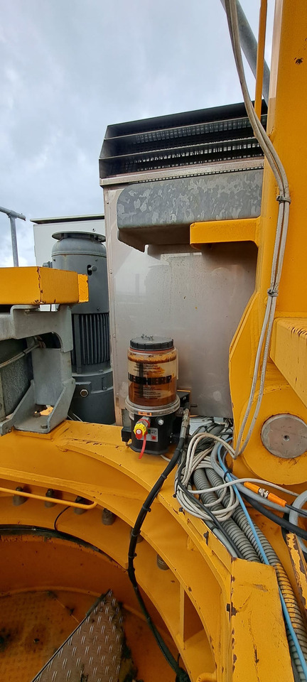 Liebherr 250EC-B12 Litronic - Macara turn: Foto 1 Liebherr 250EC-B12 Litronic - Macara turn: Foto 1