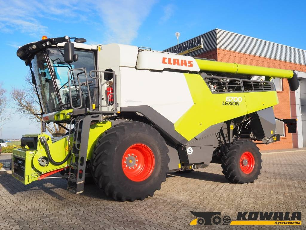 Claas Lexion 6700 + V930 - Combină de recoltat cereale: Foto 1 Claas Lexion 6700 + V930 - Combină de recoltat cereale: Foto 1