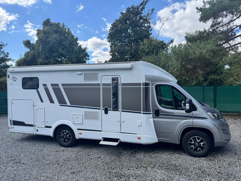 CARADO T447 PRO+ , camera, radio, awning, bike holder, LPG, ALU - Autorulotă semi-integrată: Foto 1 CARADO T447 PRO+ , camera, radio, awning, bike holder, LPG, ALU - Autorulotă semi-integrată: Foto 1