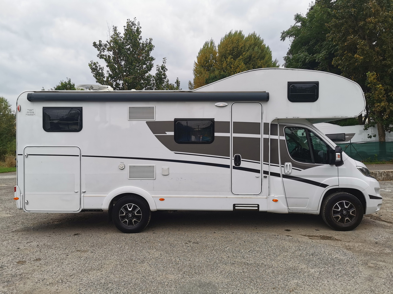 SUNLIGHT A 70 - Autorulotă alkov: Foto 2 SUNLIGHT A 70 - Autorulotă alkov: Foto 2