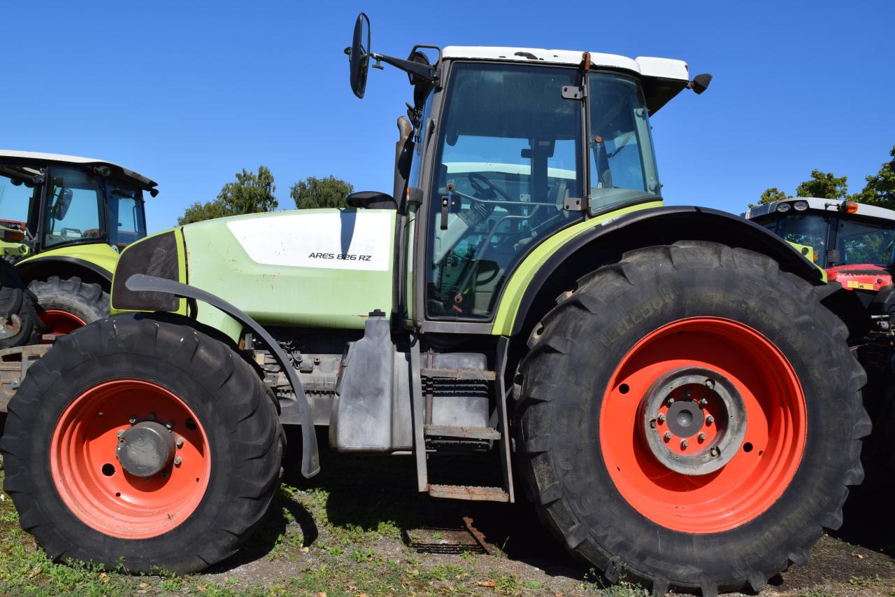 CLAAS Ares 826 RZ - Tractor agricol: Foto 2 CLAAS Ares 826 RZ - Tractor agricol: Foto 2