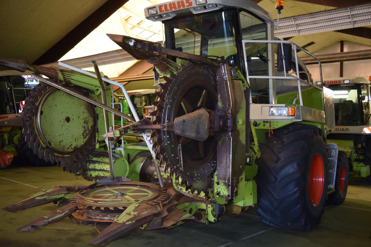 CLAAS Jaguar 820 - Combină de Recoltat Furaj: Foto 4 CLAAS Jaguar 820 - Combină de Recoltat Furaj: Foto 4