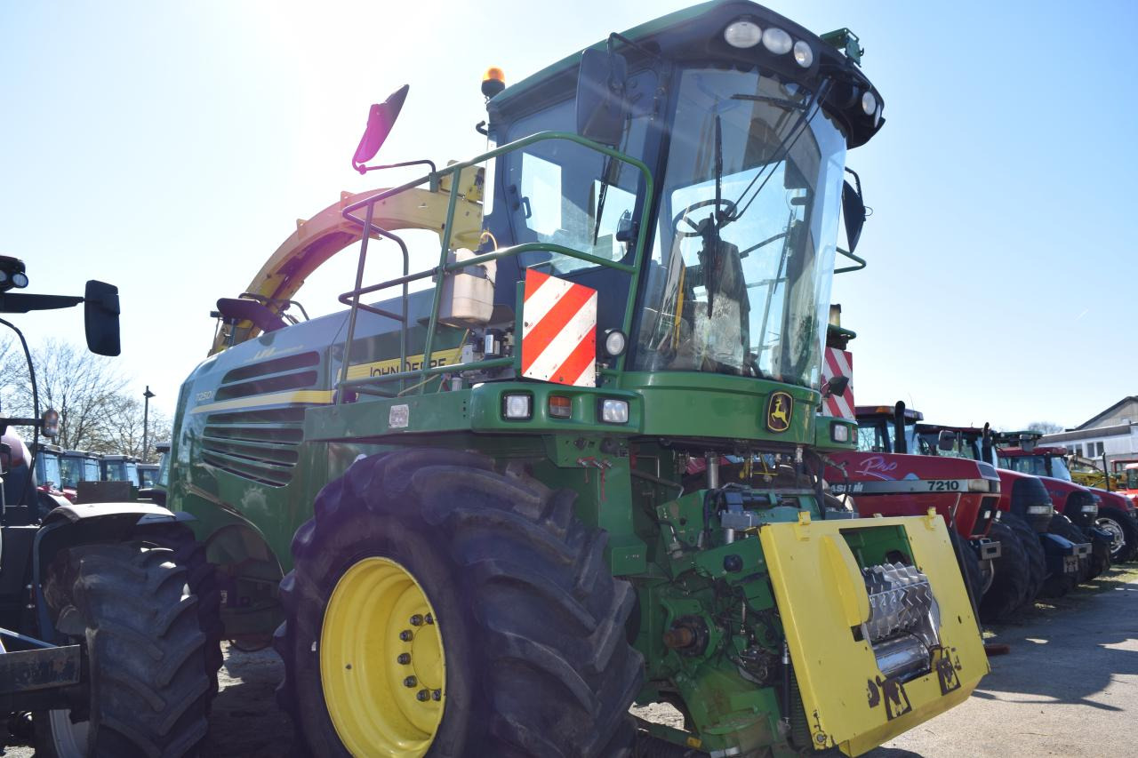 John Deere 7250 i - Combină de Recoltat Furaj: Foto 2 John Deere 7250 i - Combină de Recoltat Furaj: Foto 2
