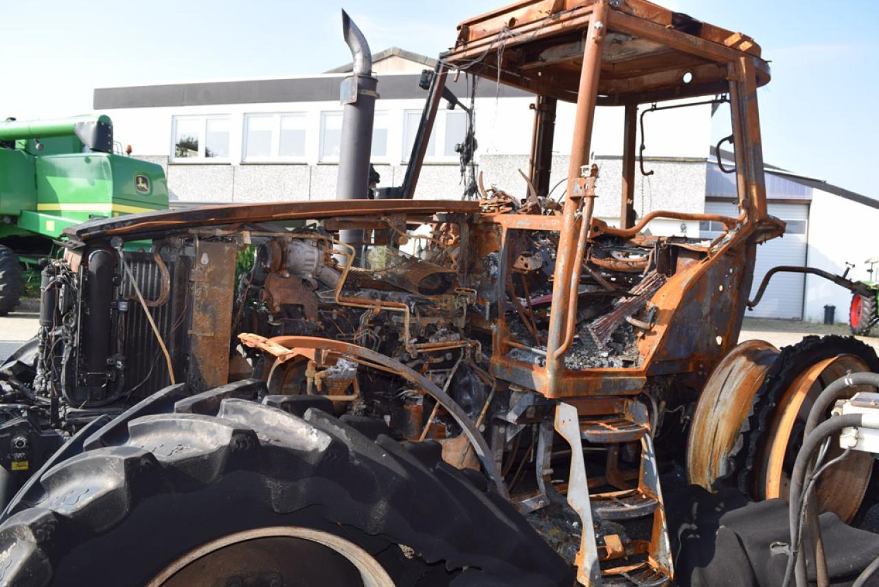 Massey Ferguson 6480 *Brandschaden* - Tractor agricol: Foto 2 Massey Ferguson 6480 *Brandschaden* - Tractor agricol: Foto 2
