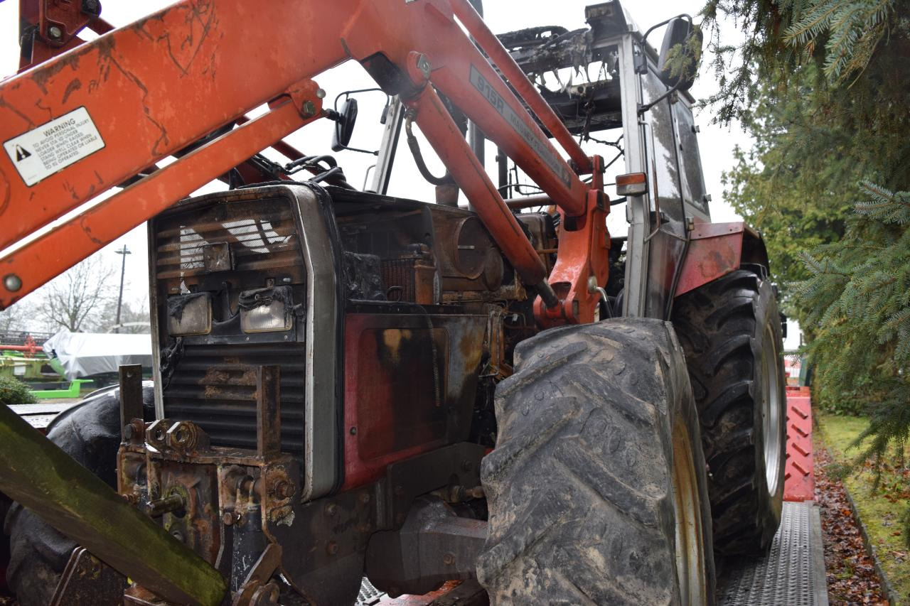 Massey Ferguson MF 390 T *Brandschaden* în leasing Massey Ferguson MF 390 T *Brandschaden*: Foto 10 Massey Ferguson MF 390 T *Brandschaden* în leasing Massey Ferguson MF 390 T *Brandschaden*: Foto 10