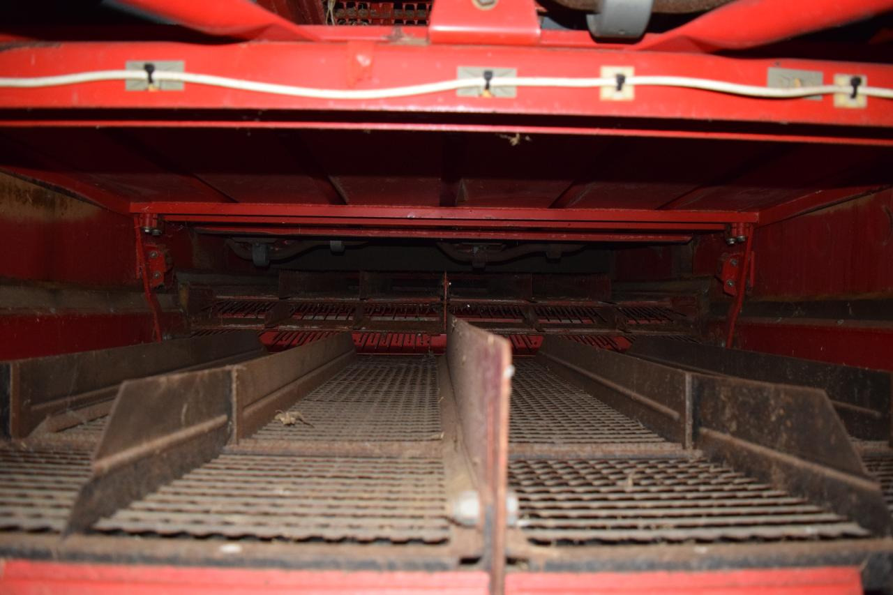 Massey Ferguson MF 40 RS - Combină de recoltat cereale: Foto 4 Massey Ferguson MF 40 RS - Combină de recoltat cereale: Foto 4