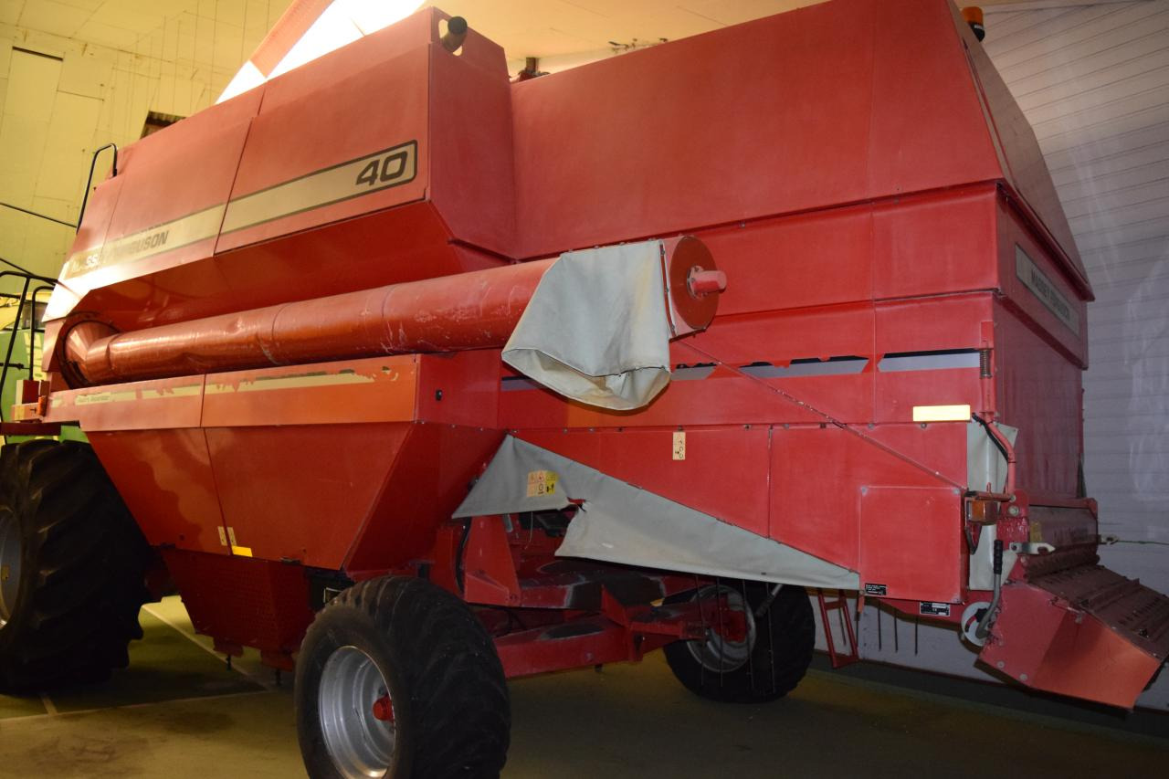 Massey Ferguson MF 40 RS - Combină de recoltat cereale: Foto 3 Massey Ferguson MF 40 RS - Combină de recoltat cereale: Foto 3
