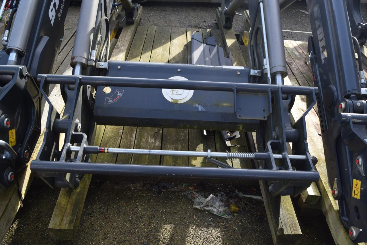 Stoll ProfiLine FZ 10 - Încarcator frontal pentru tractor: Foto 3 Stoll ProfiLine FZ 10 - Încarcator frontal pentru tractor: Foto 3