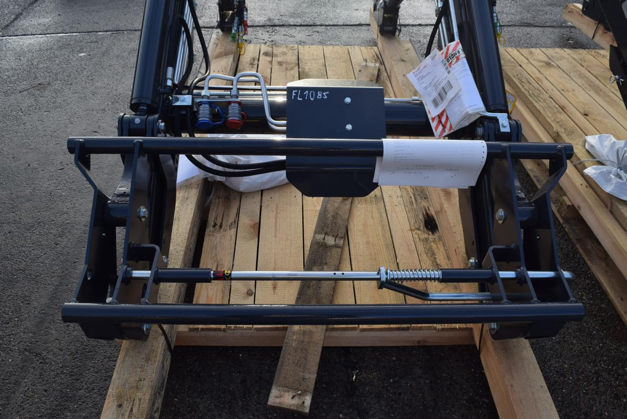 Stoll Solid 38-20 P - Încarcator frontal pentru tractor: Foto 4 Stoll Solid 38-20 P - Încarcator frontal pentru tractor: Foto 4