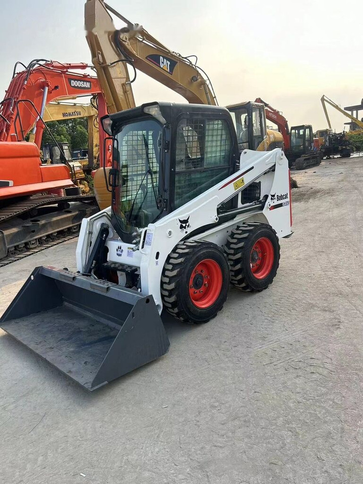 Bobcat S450 - Mini încărcător: Foto 5 Bobcat S450 - Mini încărcător: Foto 5