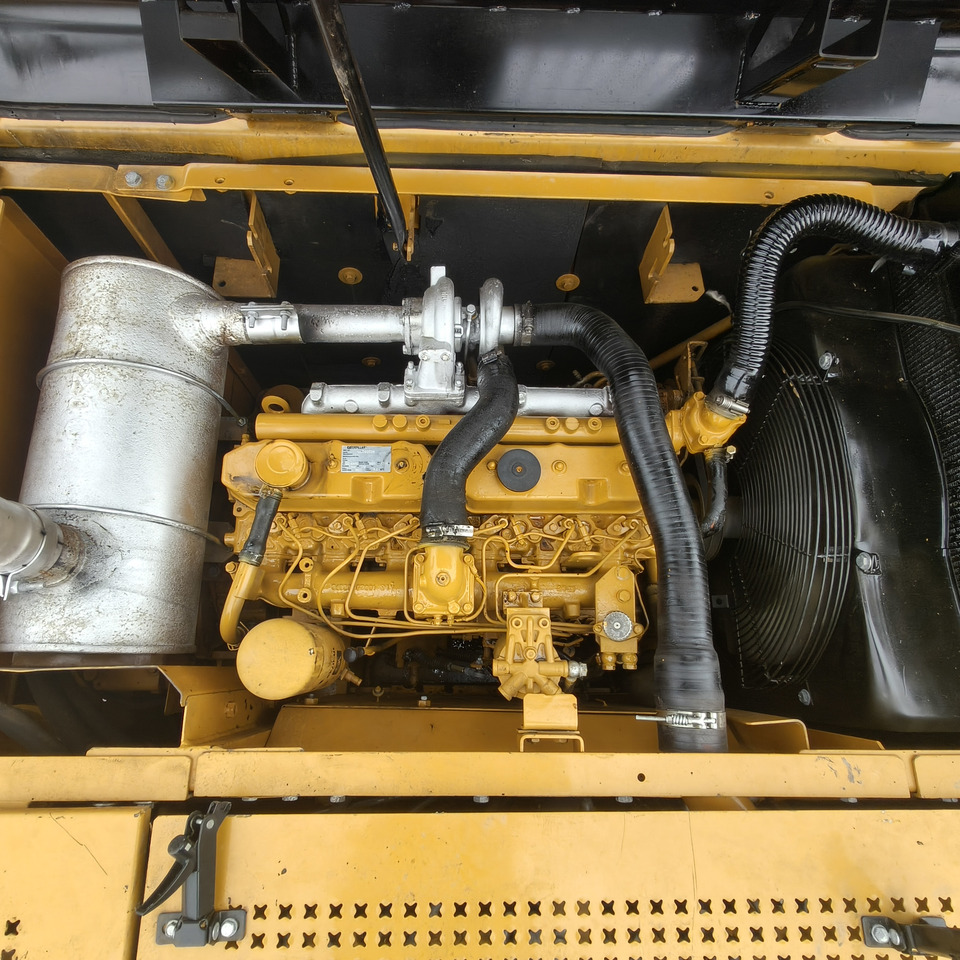 Excavator plutitoare CAT 320C: Foto 9 Excavator plutitoare CAT 320C: Foto 9