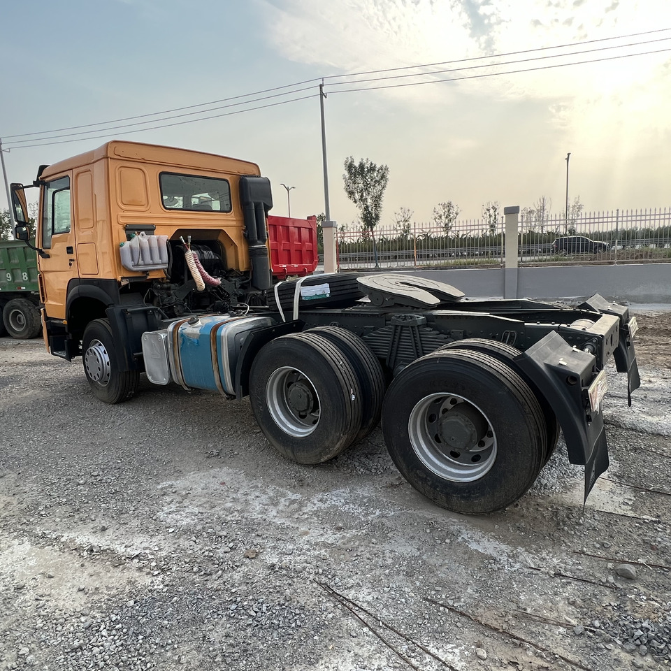 SINOTRUK HOWO - Cap tractor: Foto 1 SINOTRUK HOWO - Cap tractor: Foto 1