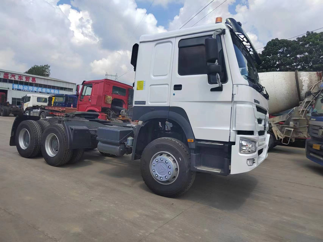 SINOTRUK HOWO trailer head - Cap tractor: Foto 3 SINOTRUK HOWO trailer head - Cap tractor: Foto 3