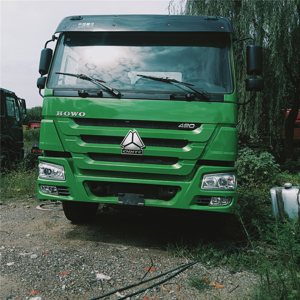 SINOTRUK HOWO tralier head - Cap tractor: Foto 3 SINOTRUK HOWO tralier head - Cap tractor: Foto 3