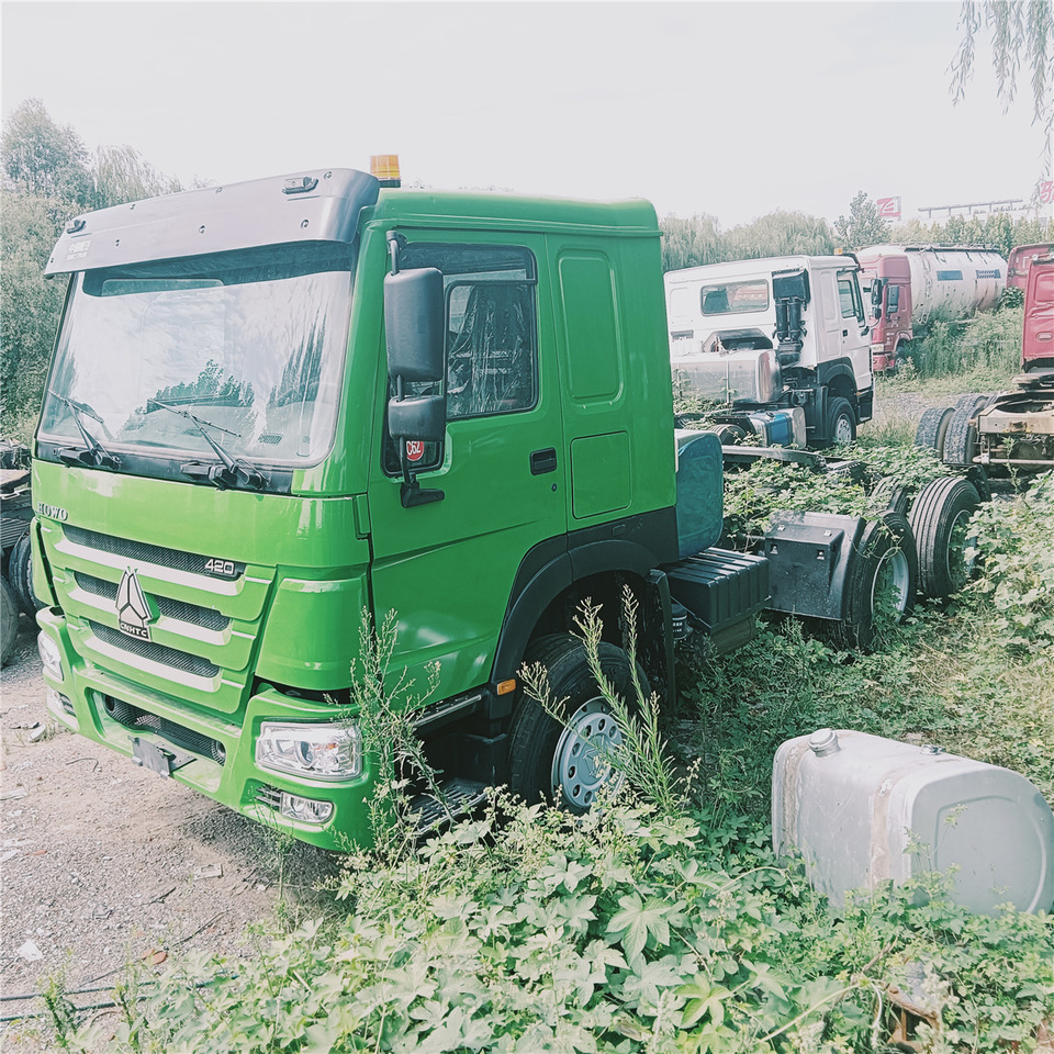 SINOTRUK HOWO tralier head - Cap tractor: Foto 2 SINOTRUK HOWO tralier head - Cap tractor: Foto 2