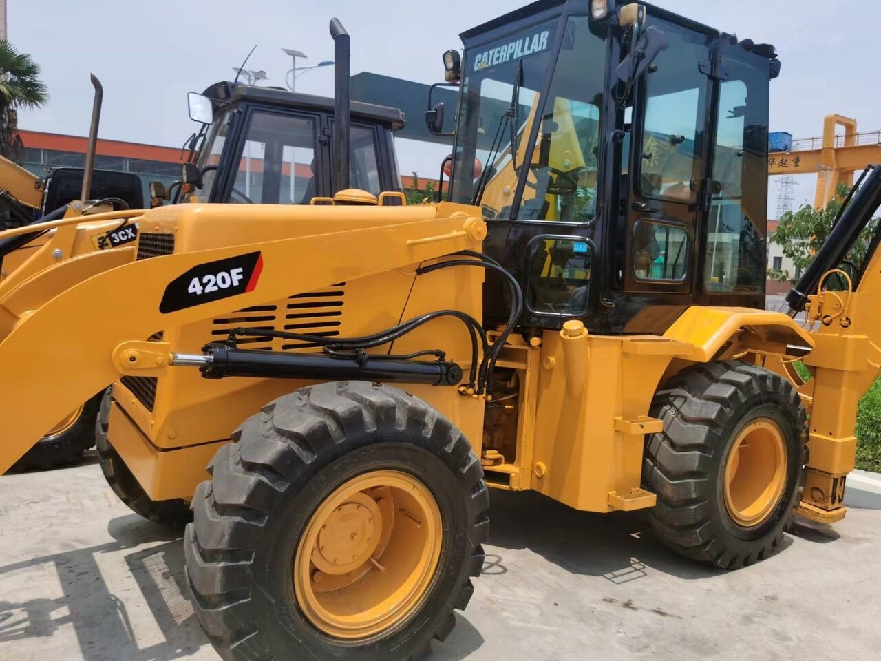 Caterpillar 420F - Buldoexcavator: Foto 3 Caterpillar 420F - Buldoexcavator: Foto 3