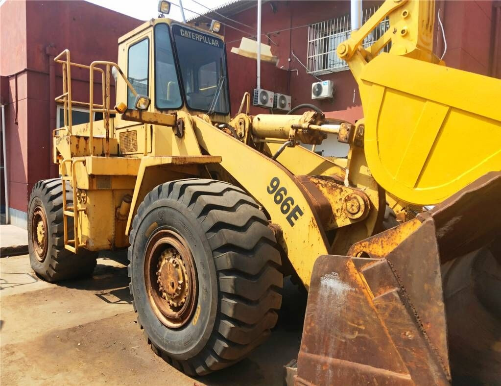Caterpillar 966E - Încărcător frontal pe pneuri: Foto 4 Caterpillar 966E - Încărcător frontal pe pneuri: Foto 4