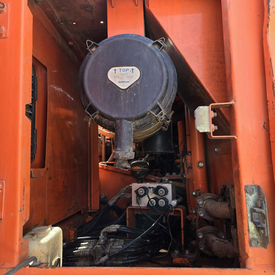 Doosan DX225LCA - Excavator pe şenile: Foto 1 Doosan DX225LCA - Excavator pe şenile: Foto 1